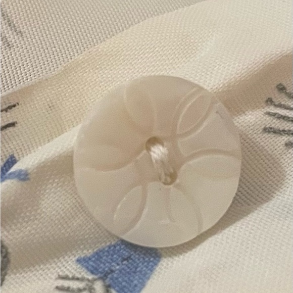 Vintage Women’s Short Sleeze Blouse with Neck Tye and Sleeve Details 150s 1960s - Picture 6 of 7